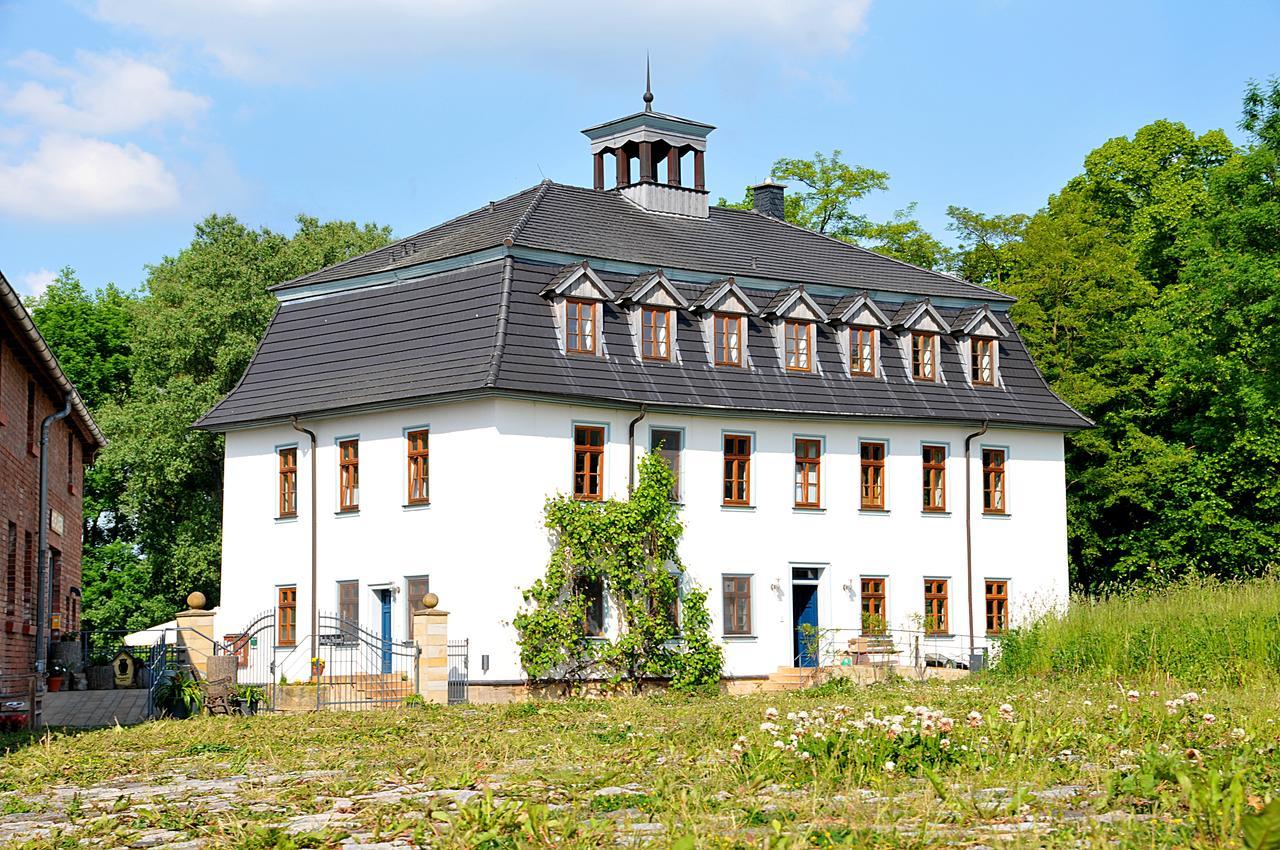 Biohotel Stiftsgut Wilhelmsglucksbrunn Creuzburg Exterior photo