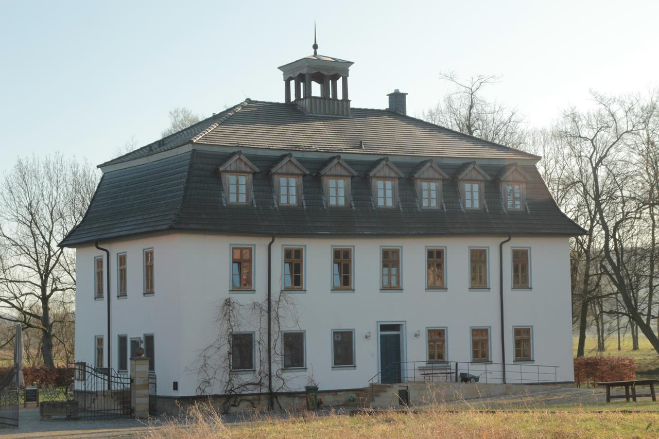 Biohotel Stiftsgut Wilhelmsglucksbrunn Creuzburg Exterior photo